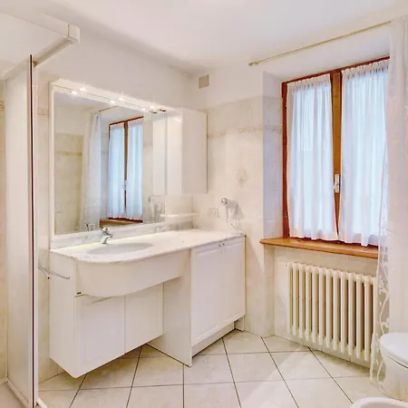A Due Passi Valdidentro Apartamento *