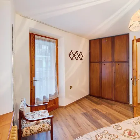 A Due Passi Valdidentro Appartement Isolaccia